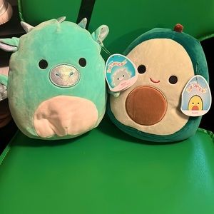 Dragon and avocado squishmellow !